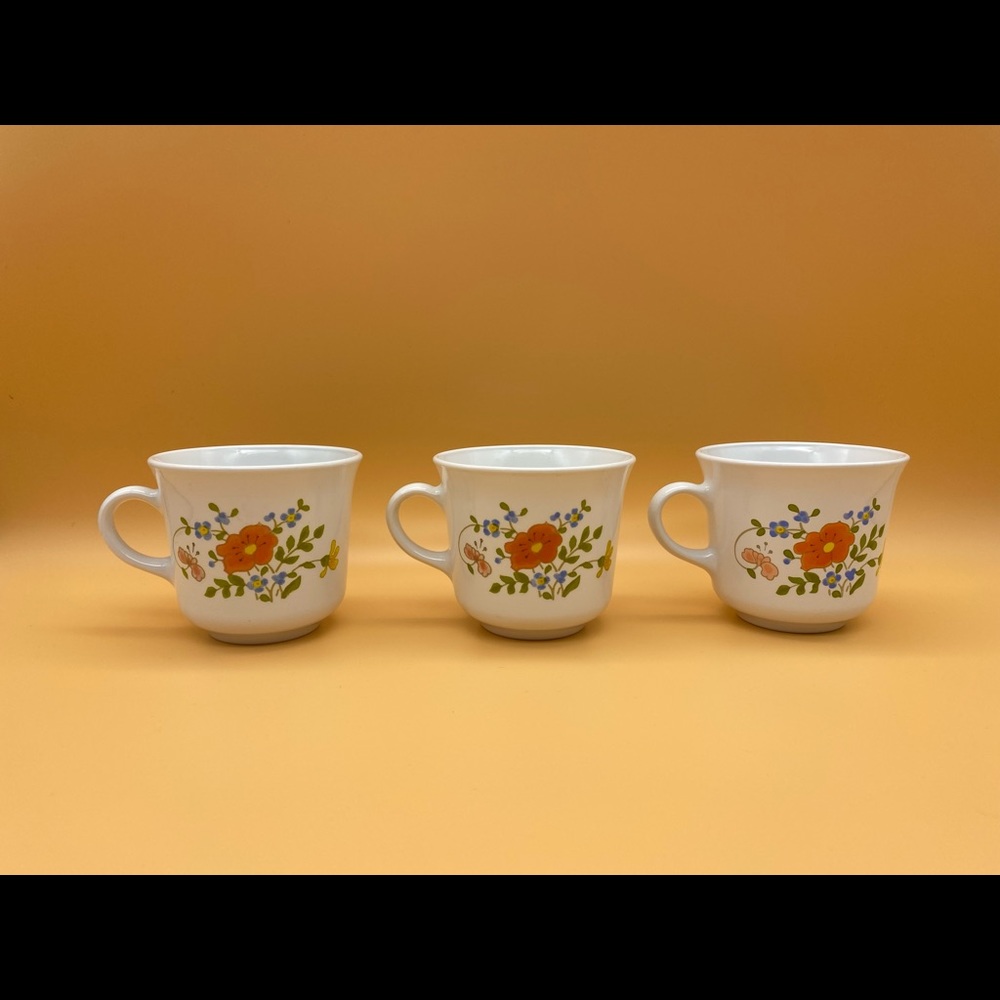 SOLD Vintage Corelle Wildflower Mug Set of 3 - Picture 3 of 9